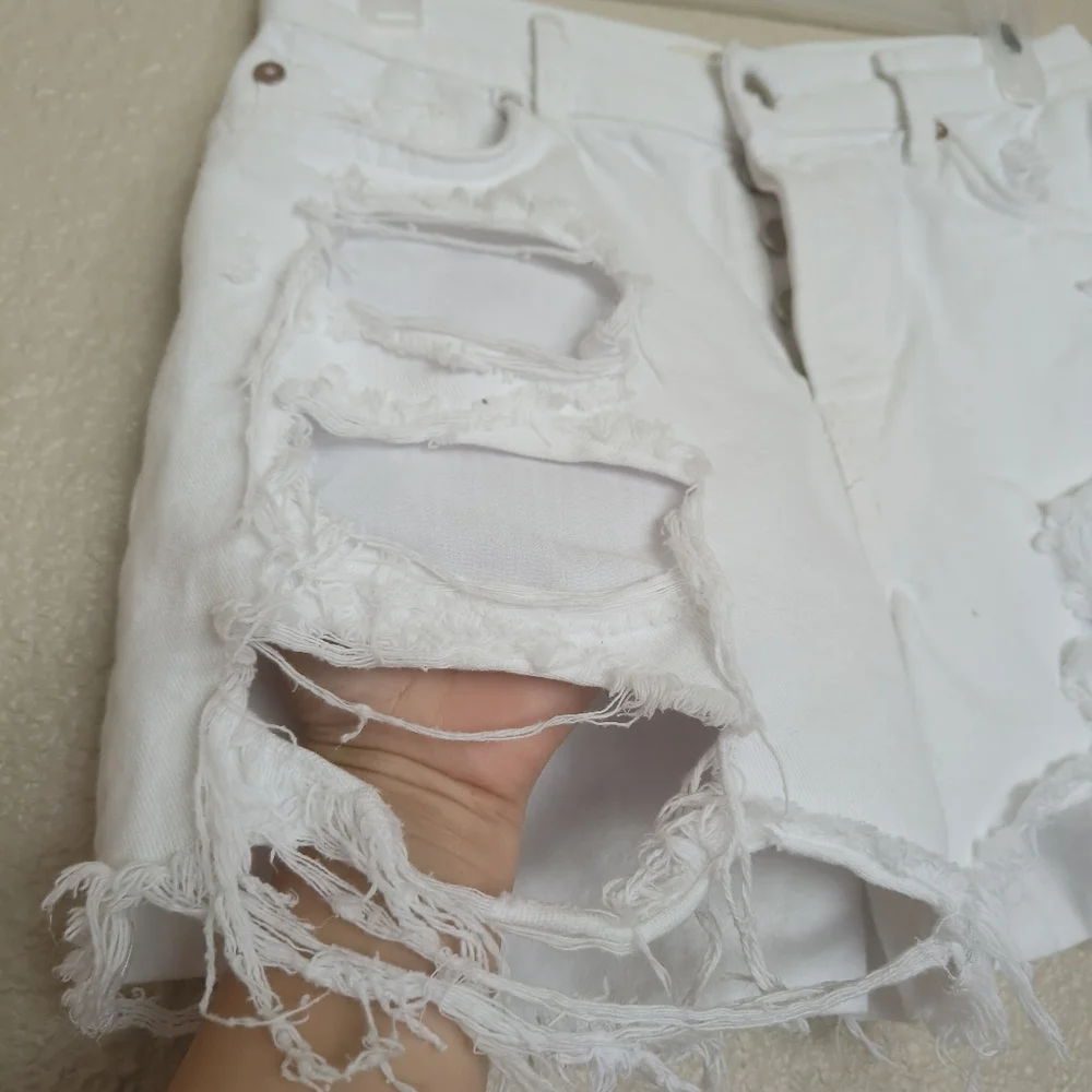 Free‎ People We The Free Maggie Mid-Rise Denim Distressed Shorts-White-Size 26
